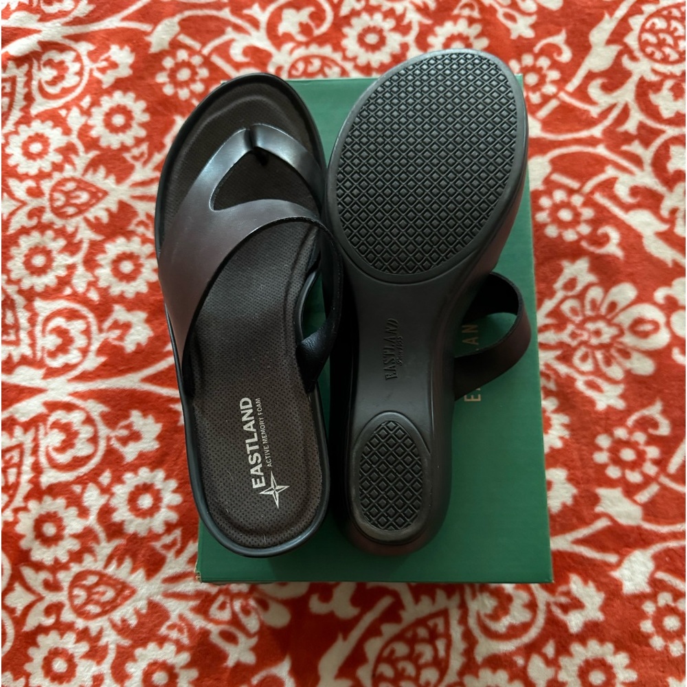 Never worn Eastland black sandals . Super cute.